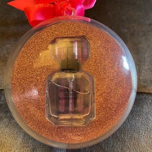 COPY - VS "Bombshell" Perfume ornament